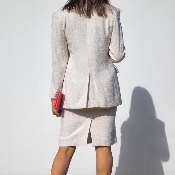 VINTAGE CREAM TWO PIECE MATCHING BLAZER & PENCIL SKIRT POWER SUIT SET - Picture 4 of 5